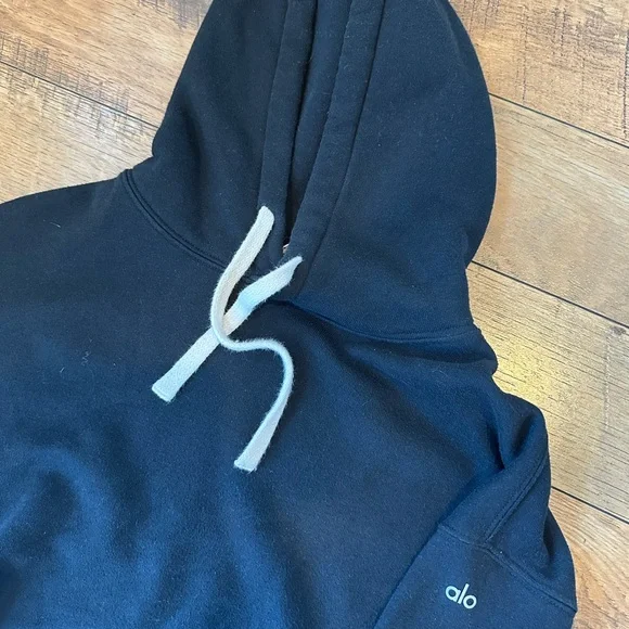 ALO Black Cropped Hoodie with White Drawstrings size M - Picture 2 of 2